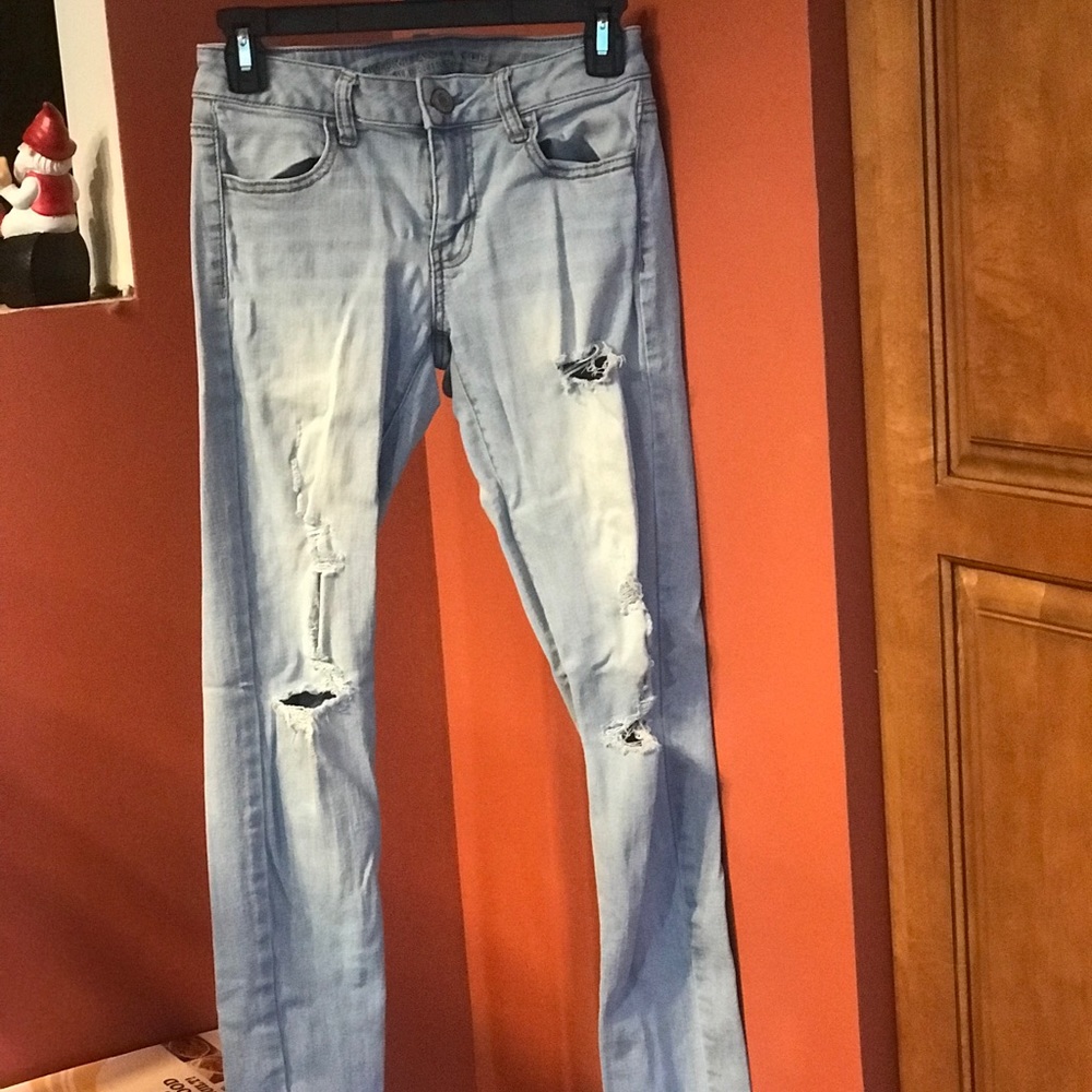 Light Wash American Eagle Jeans
